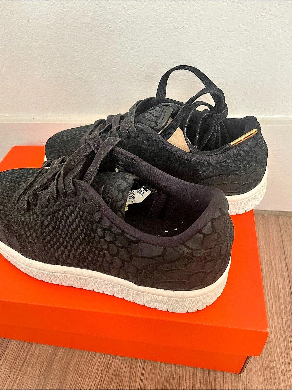 Jordan Black & White Sneakers Like New